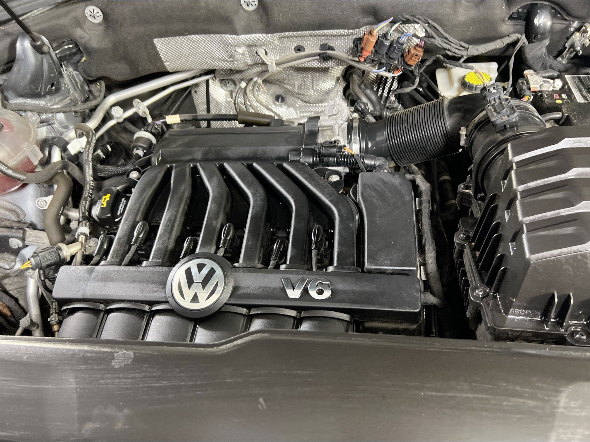 Used 2022 Volkswagen Atlas SEL R-Line image 33