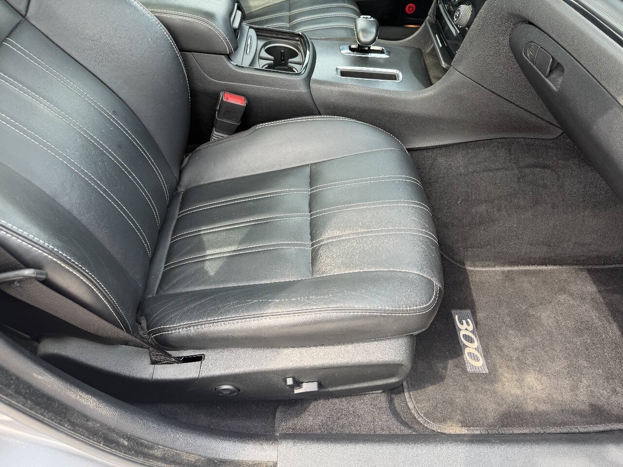 Used 2014 Chrysler 300 S AWD/4WD image 15