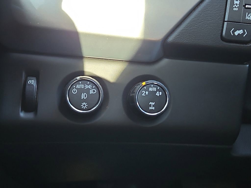 Used 2015 Chevrolet Tahoe LTZ AWD/4WD image 20