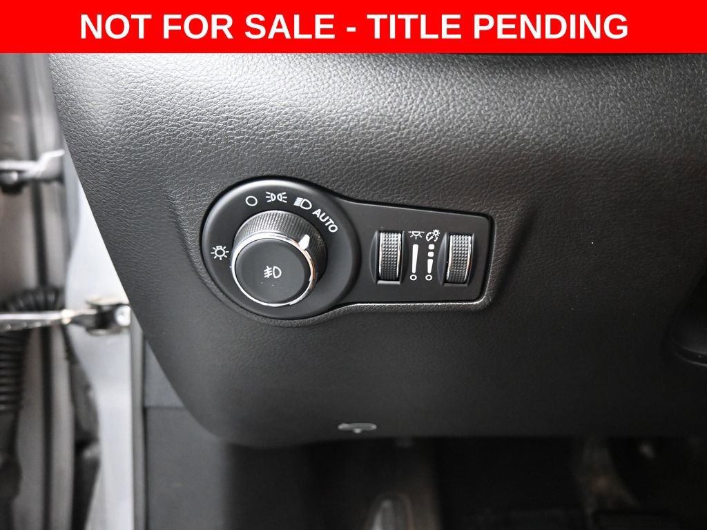 Used 2023 Jeep Compass Latitude image 11