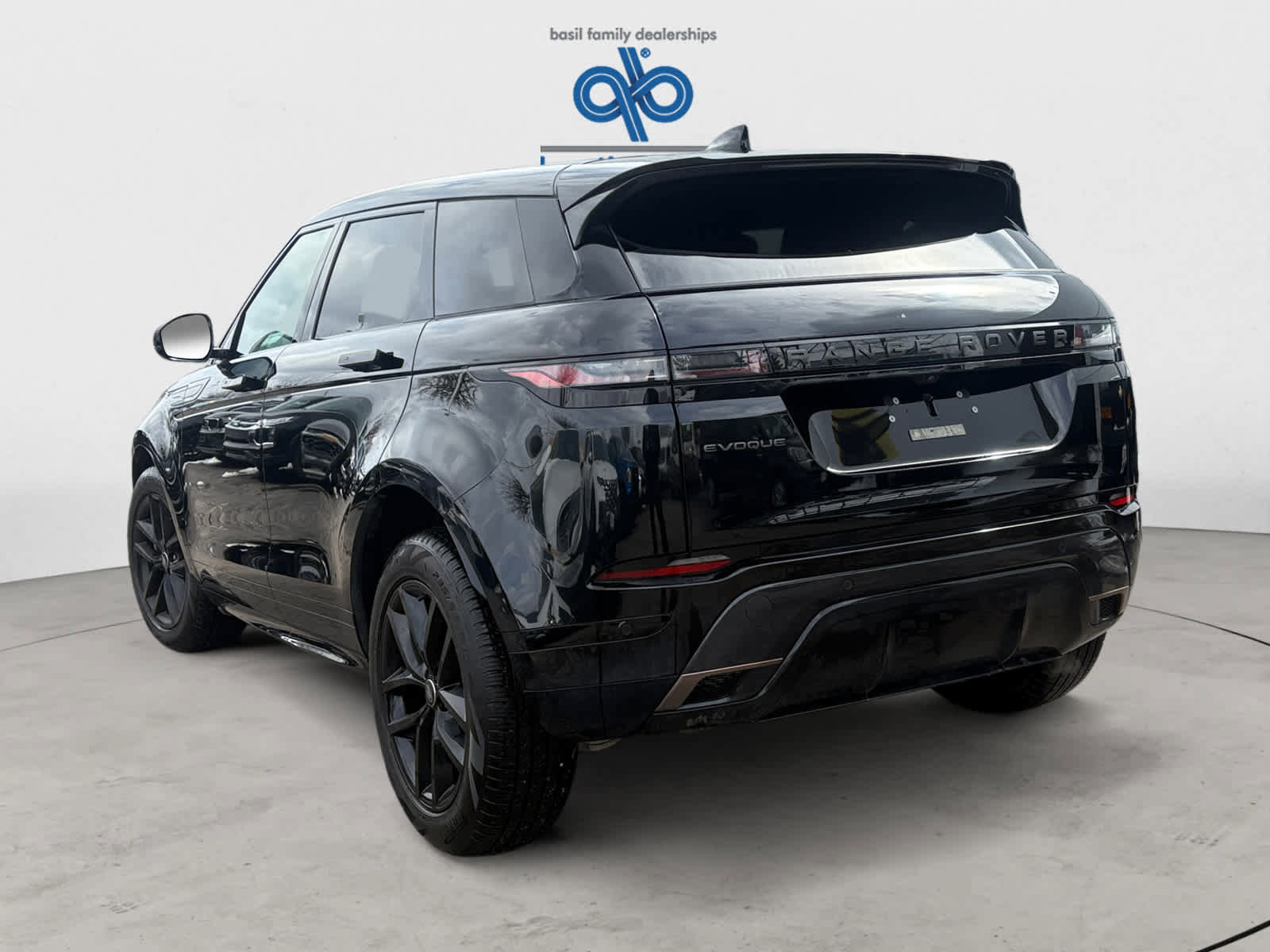 Used 2024 Land Rover Range Rover Evoque Dynamic SE image 4