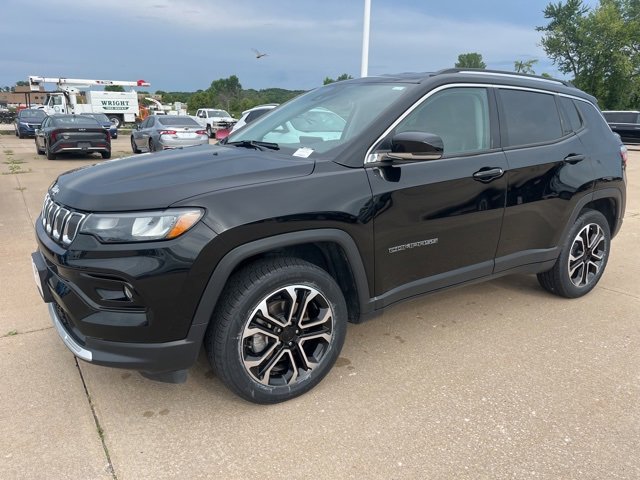 Used 2022 Jeep Compass Limited image 8