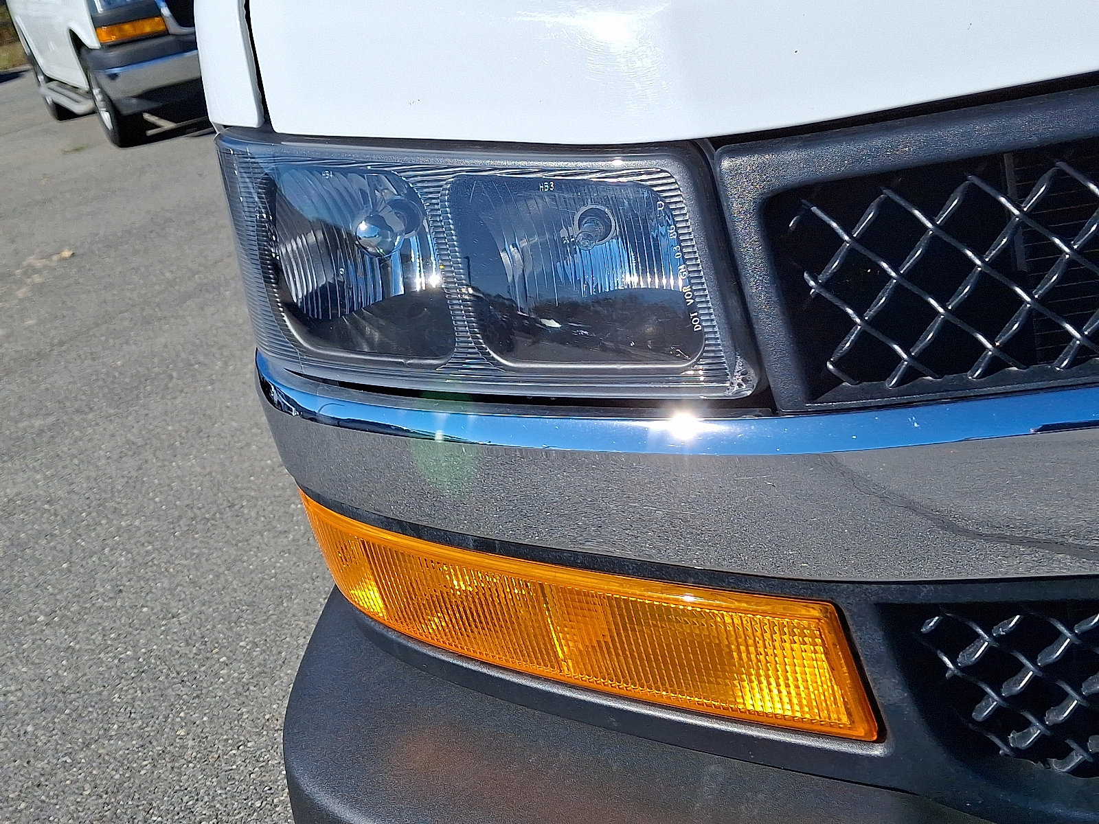 Used 2024 Chevrolet Express 2500 RWD 2500 Regular Wheelbase WT w/ Driver Convenience Package image 9