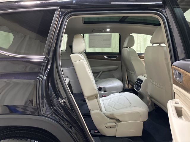 New 2026 Volkswagen Atlas SE image 32