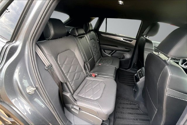 Used 2024 Volkswagen Atlas Cross Sport SE AWD/4WD image 25