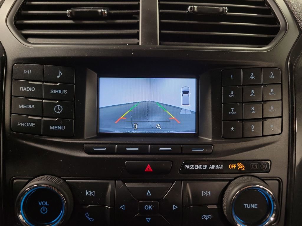 Used 2018 Ford Explorer XLT image 19
