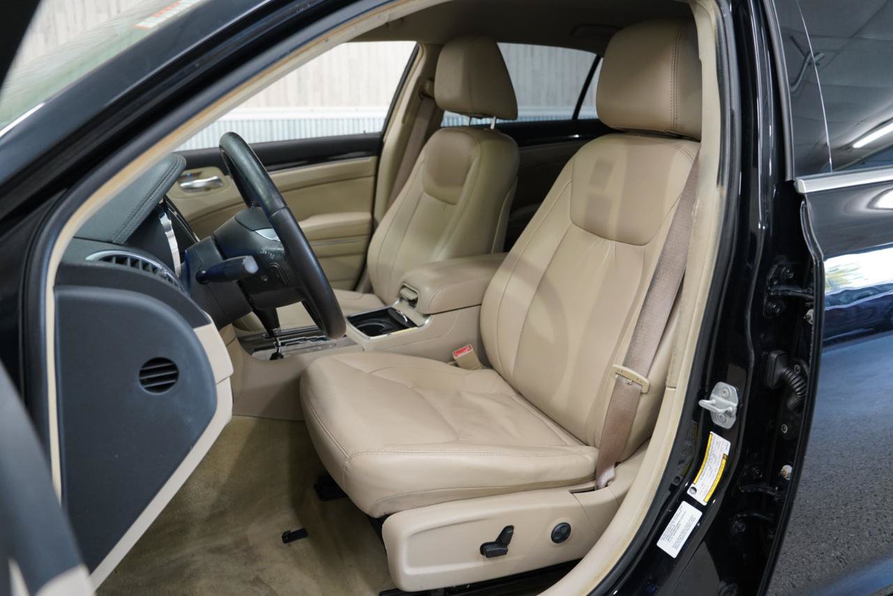 Used 2011 Chrysler 300 Limited RWD image 23