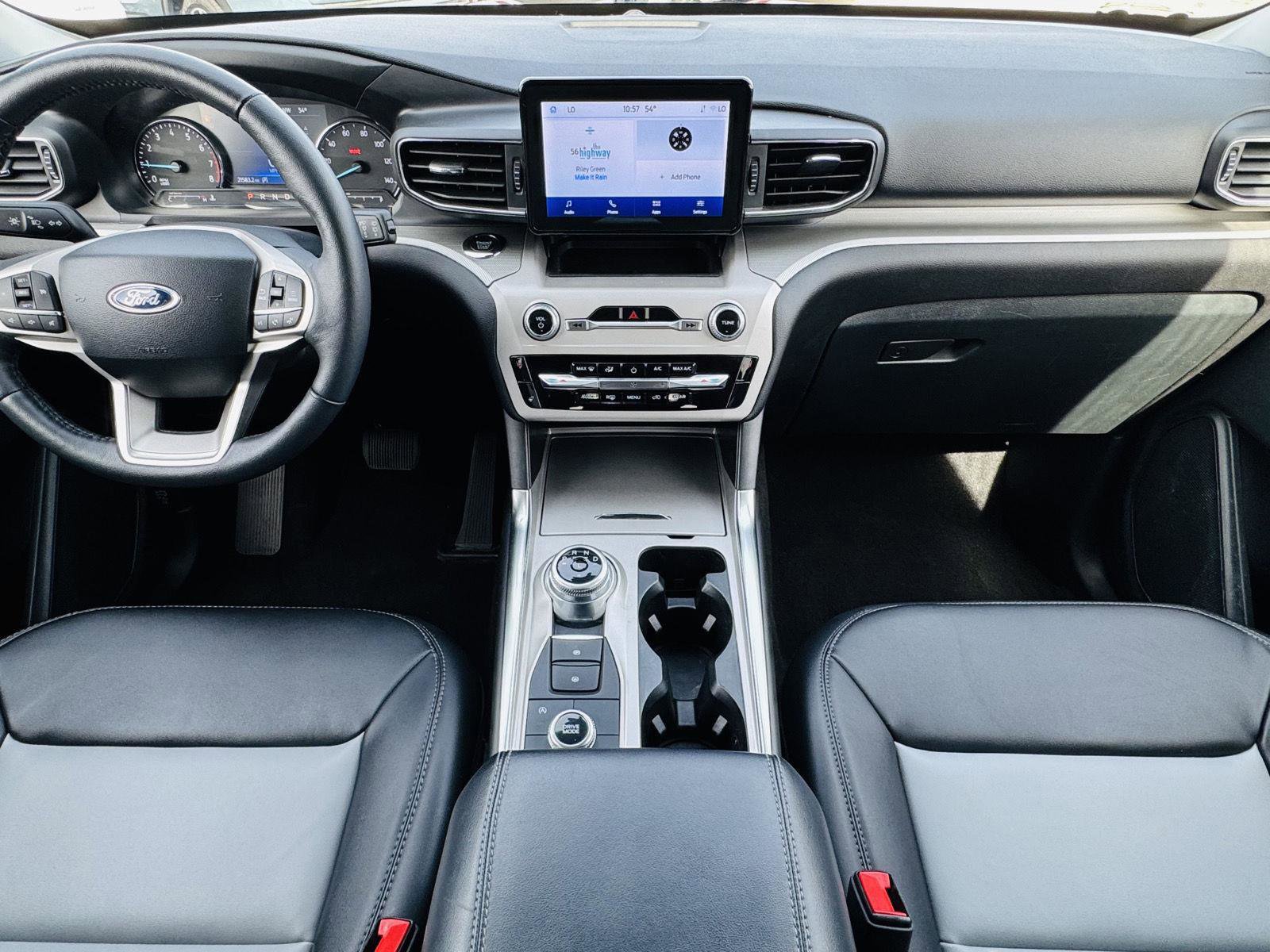 Used 2024 Ford Explorer XLT w/ Equipment Group 202A AWD/4WD image 26