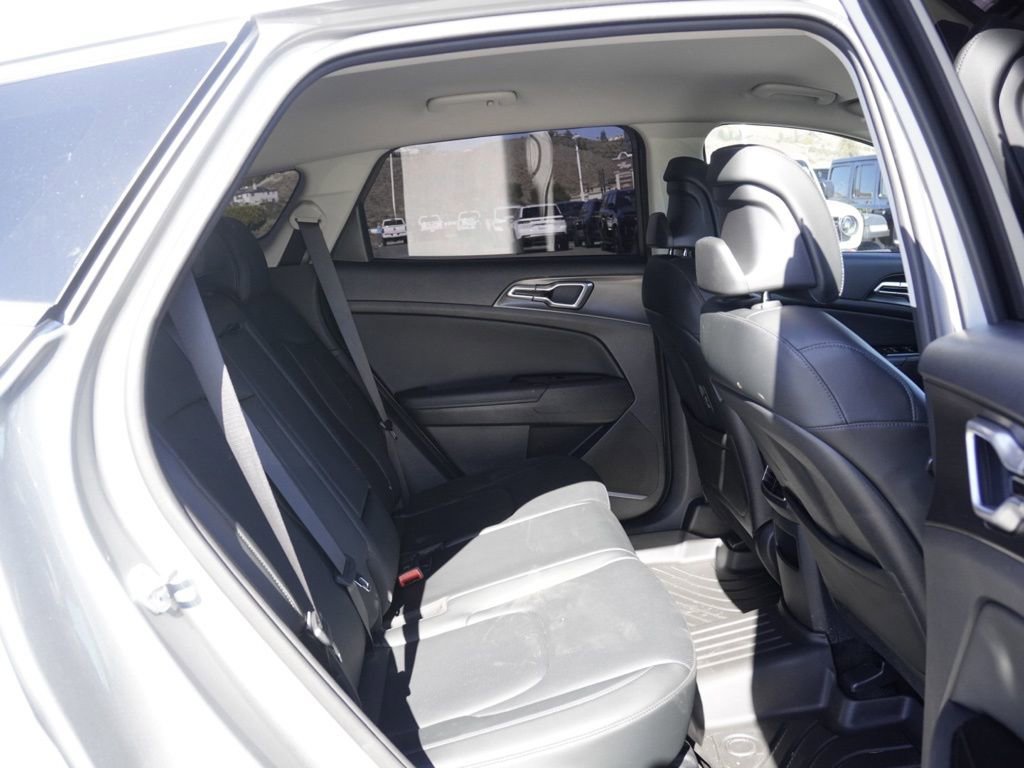 Used 2024 Kia Sportage EX image 22
