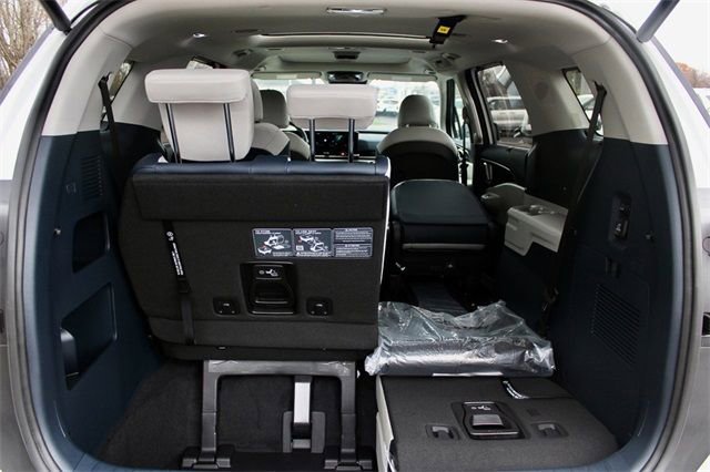 New 2025 Kia Carnival SX w/ SX Dark Edition Package image 16