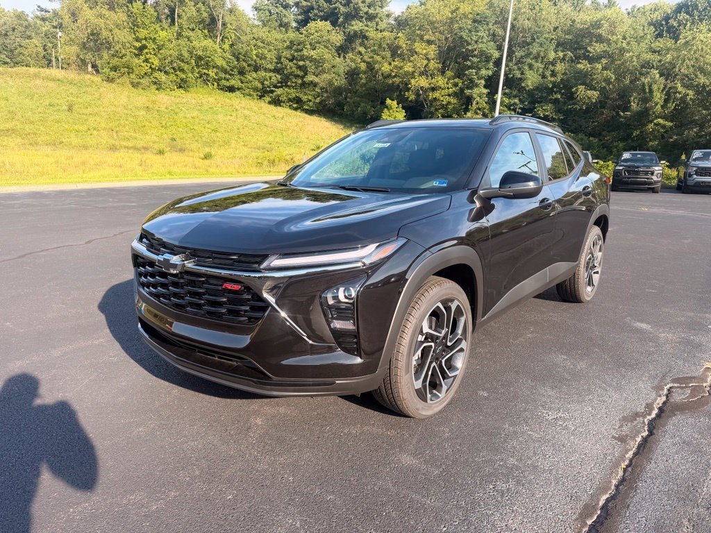 New 2026 Chevrolet Trax RS w/ Sunroof Package FWD image 4