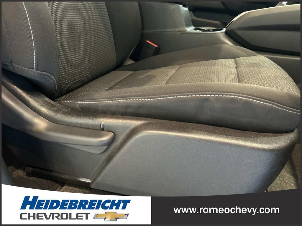 Used 2023 Chevrolet Colorado LT w/ LT Convenience Package II AWD/4WD image 32