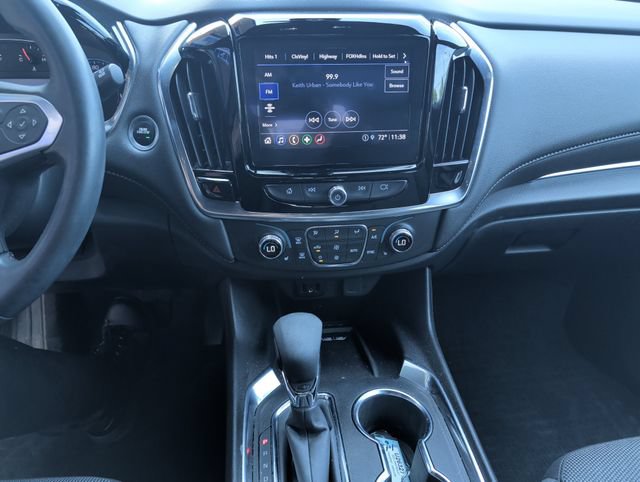 Used 2023 Chevrolet Traverse LT FWD image 18