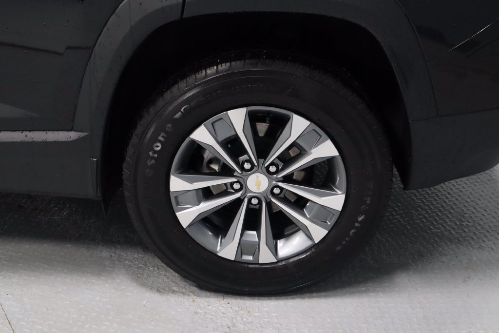 Used 2025 Chevrolet Equinox LT FWD image 19