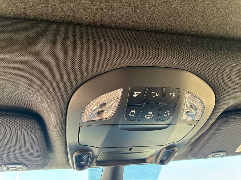New 2026 Chrysler Pacifica Limited FWD image 25