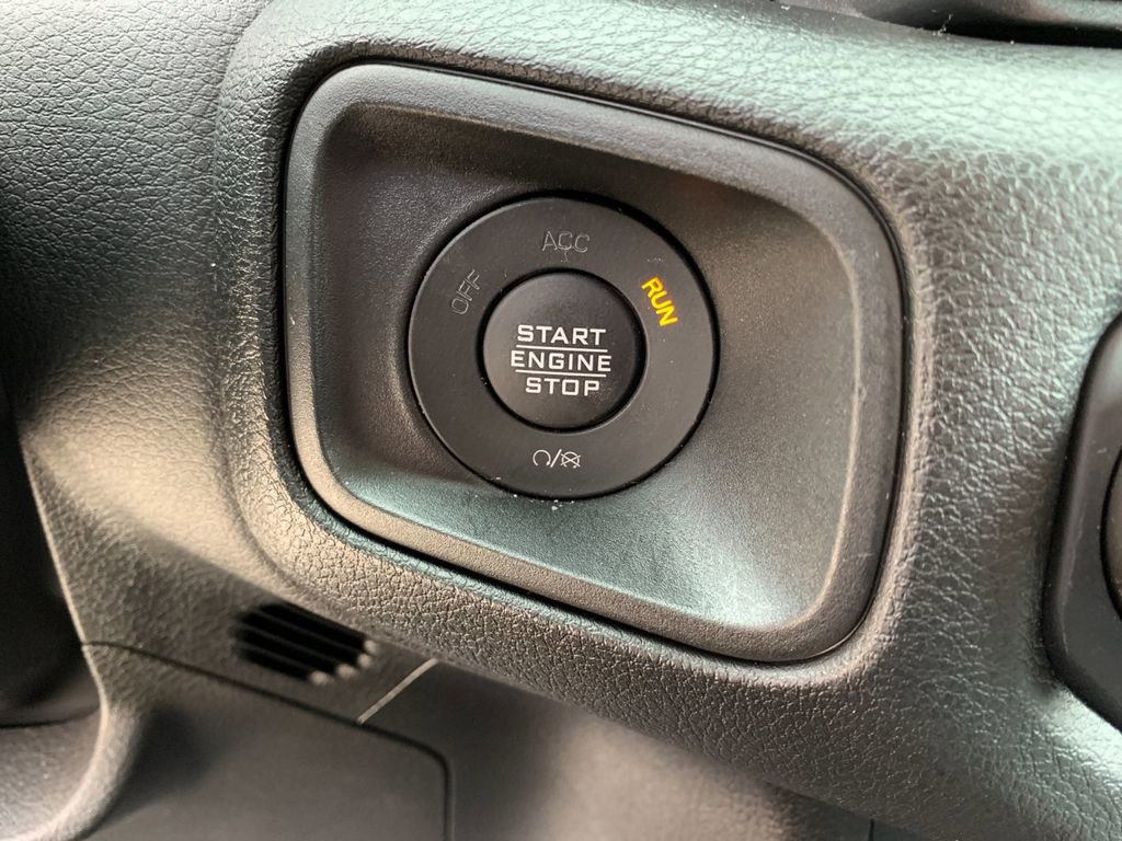 Used 2025 Jeep Gladiator Sport image 26