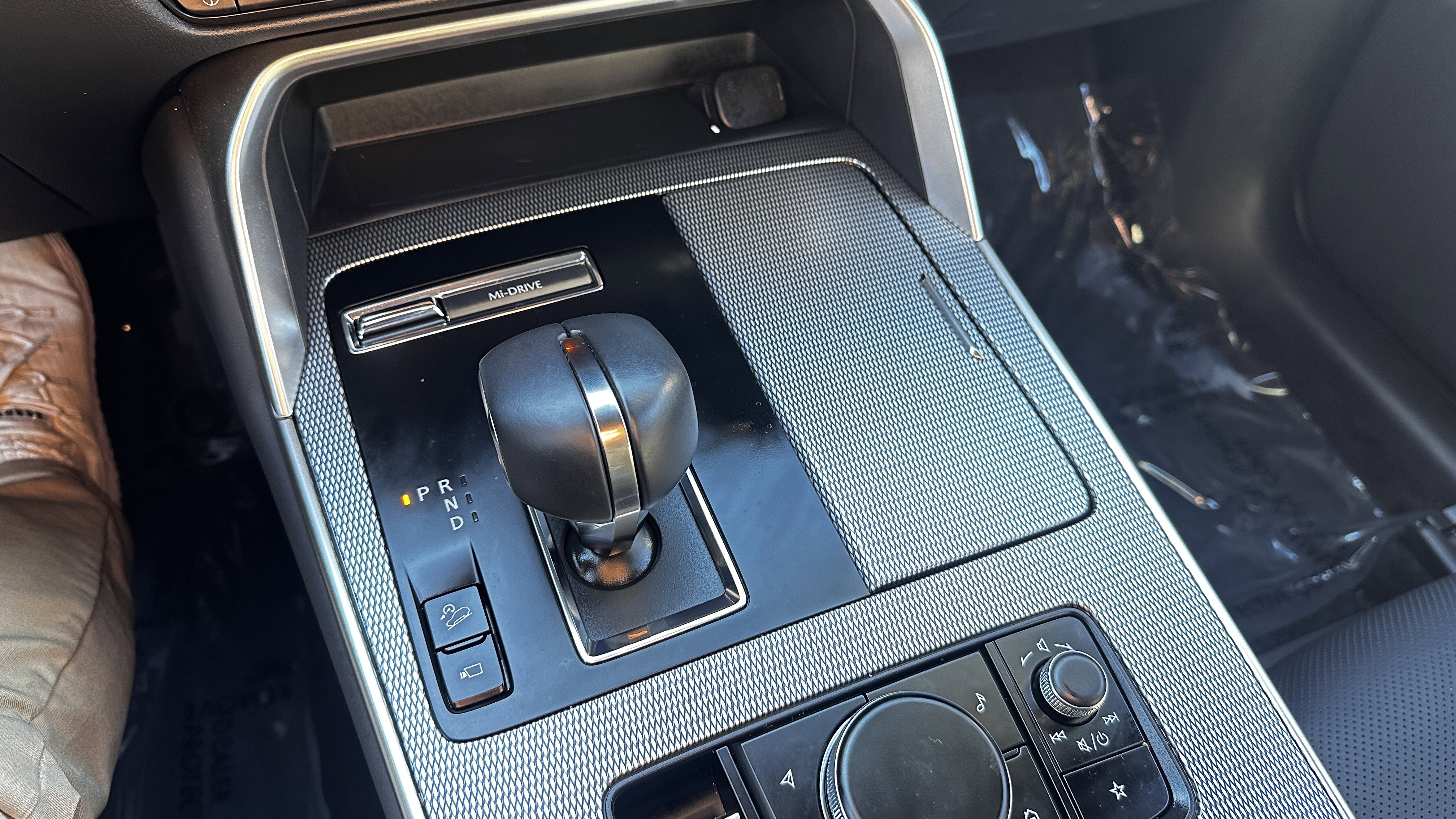 Certified 2025 MAZDA CX-90 3.3 Turbo S w/ Premium Package image 27