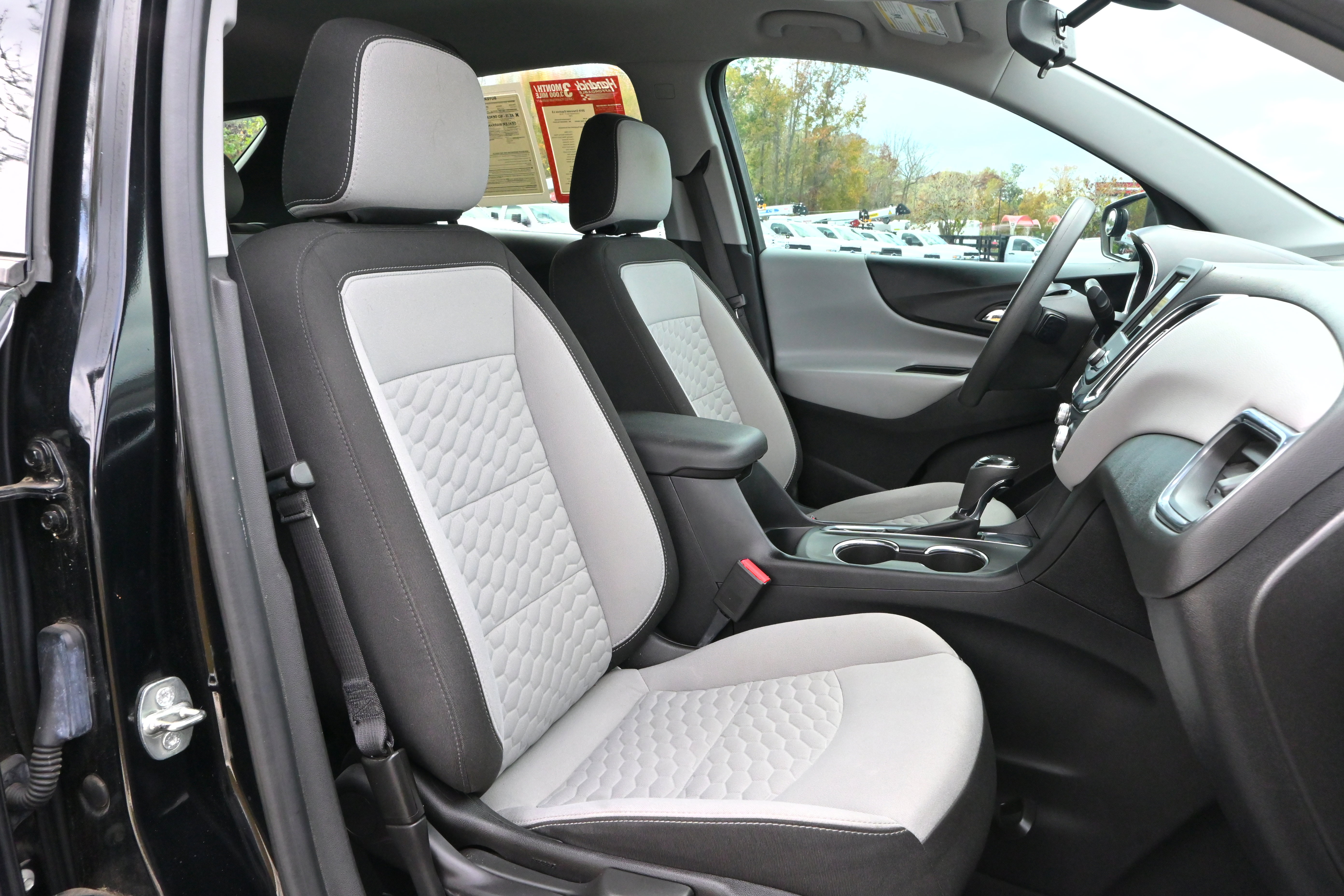 Used 2019 Chevrolet Equinox LS image 9