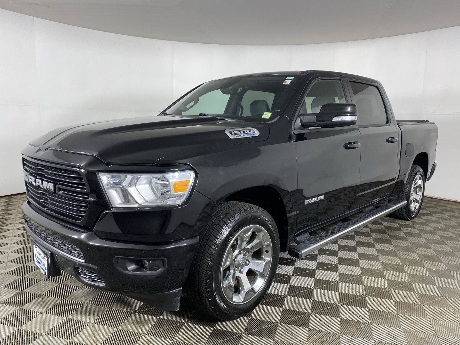 Used 2021 RAM 1500 Big Horn AWD/4WD image 3