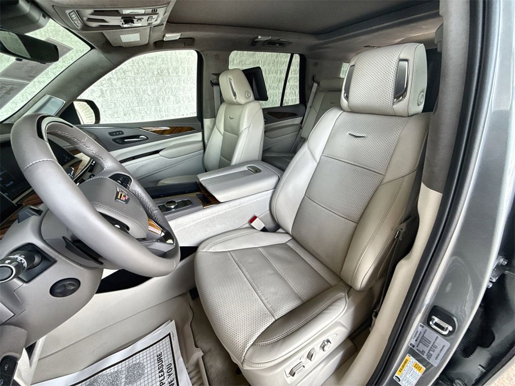 Certified 2024 Cadillac Escalade Sport Platinum w/ Heavy-Duty Trailer Package image 19