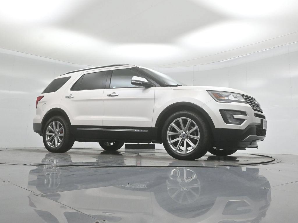 Used 2017 Ford Explorer Limited FWD image 4