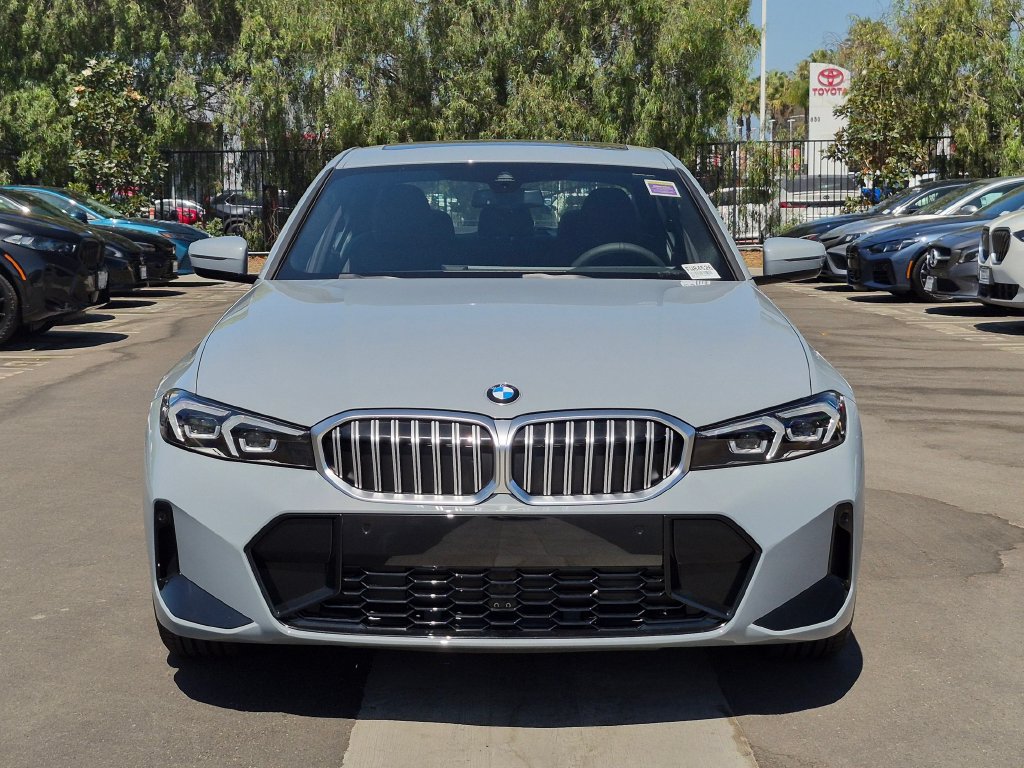 New 2026 BMW 330i Sedan w/ M Sport Package RWD image 4