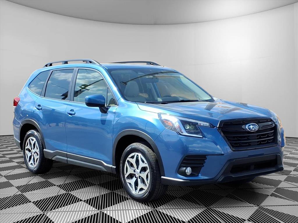 Used 2023 Subaru Forester Premium AWD/4WD image 1