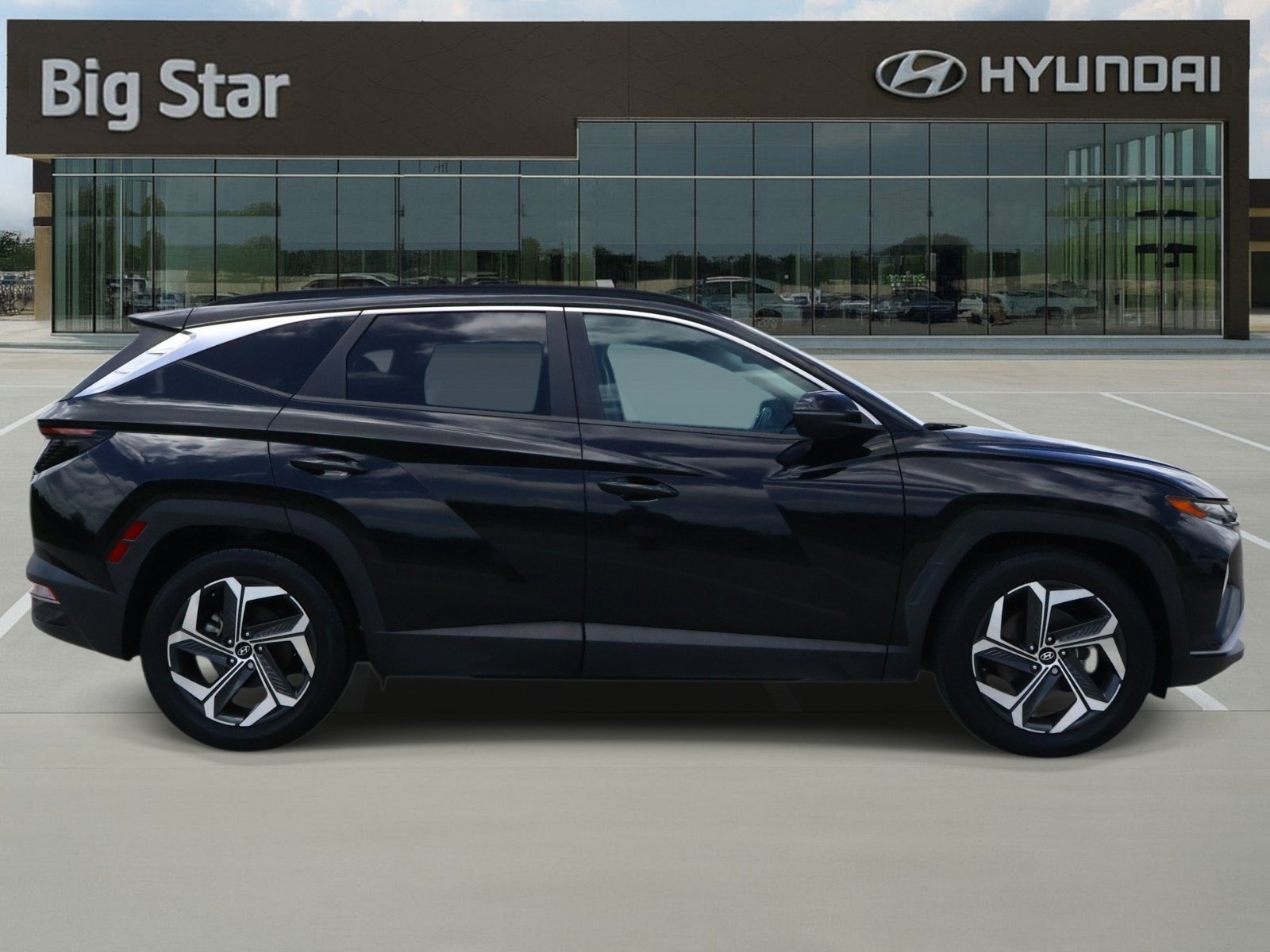 Used 2022 Hyundai Tucson SEL w/ Convenience + Premium Package FWD image 5