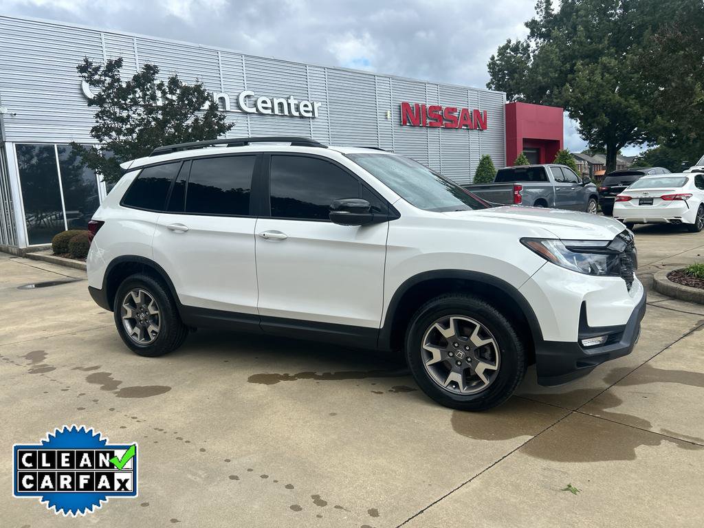 Used 2023 Honda Passport TrailSport image 2