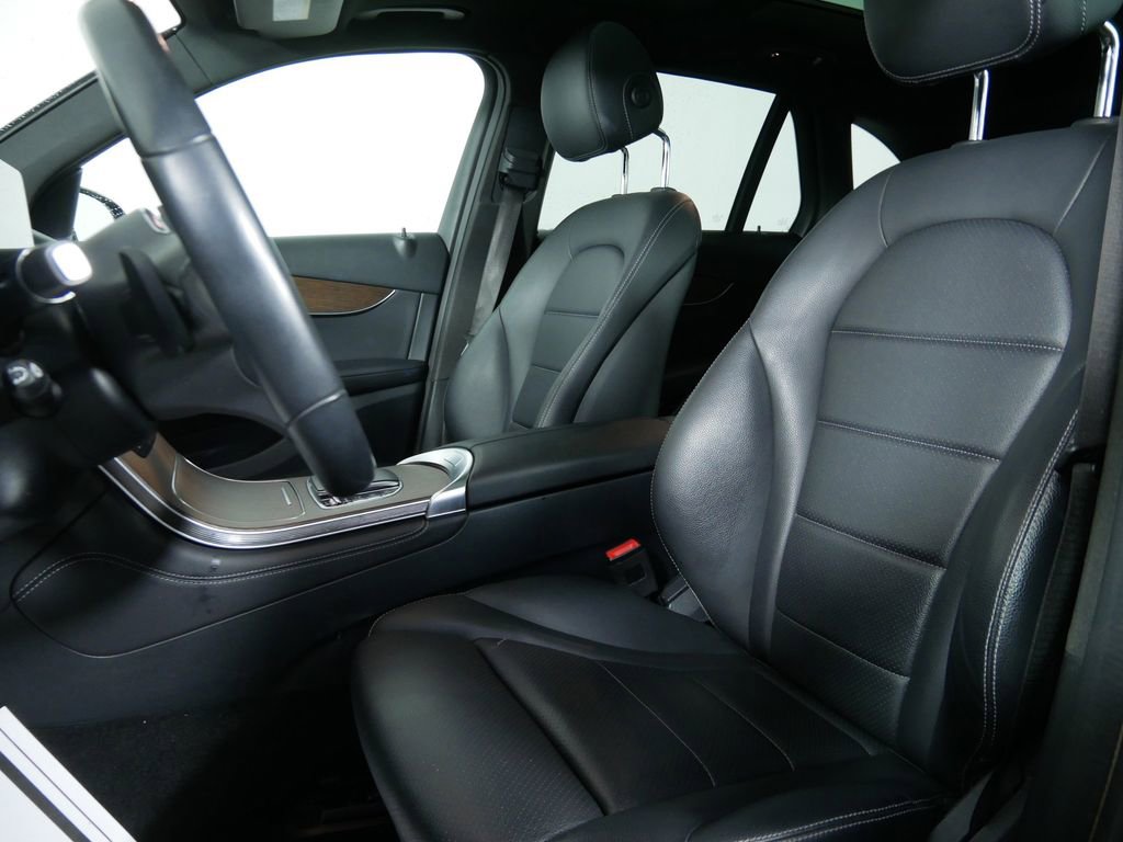 Used 2020 Mercedes-Benz GLC 300 4MATIC image 15