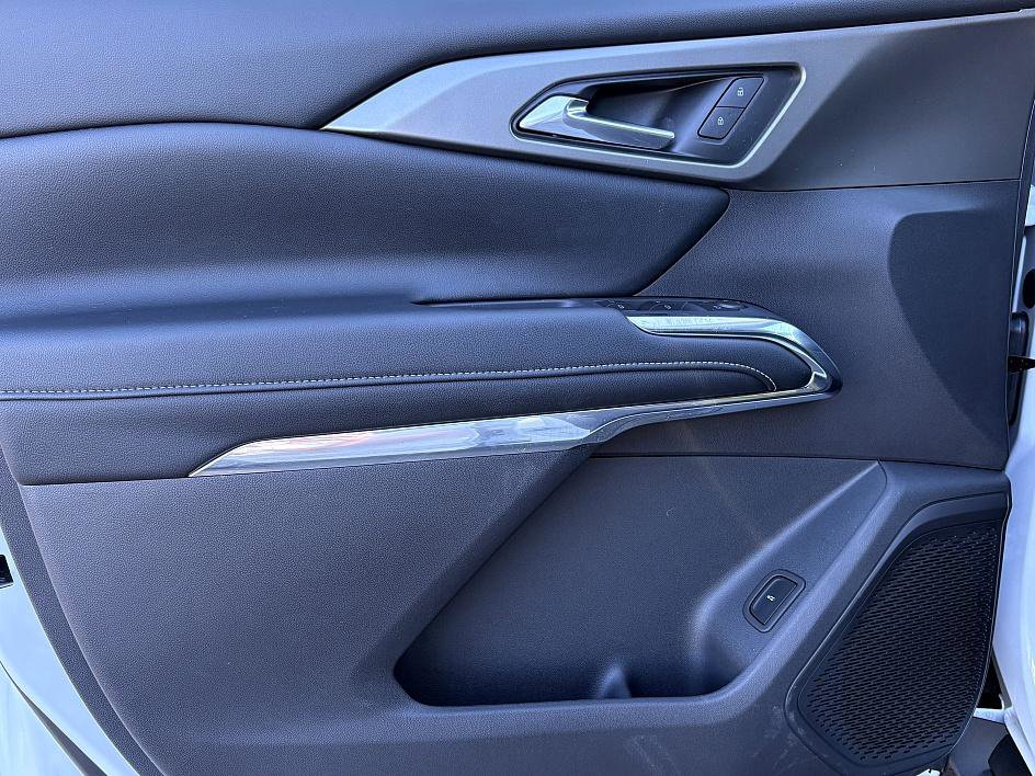 New 2026 Chevrolet Traverse LT image 14