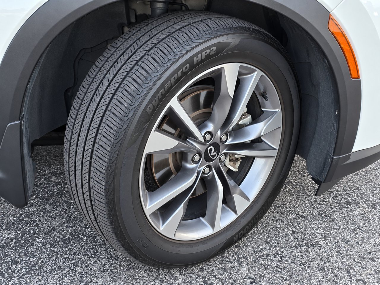 Used 2024 INFINITI QX60 Luxe w/ Vision Package FWD image 8