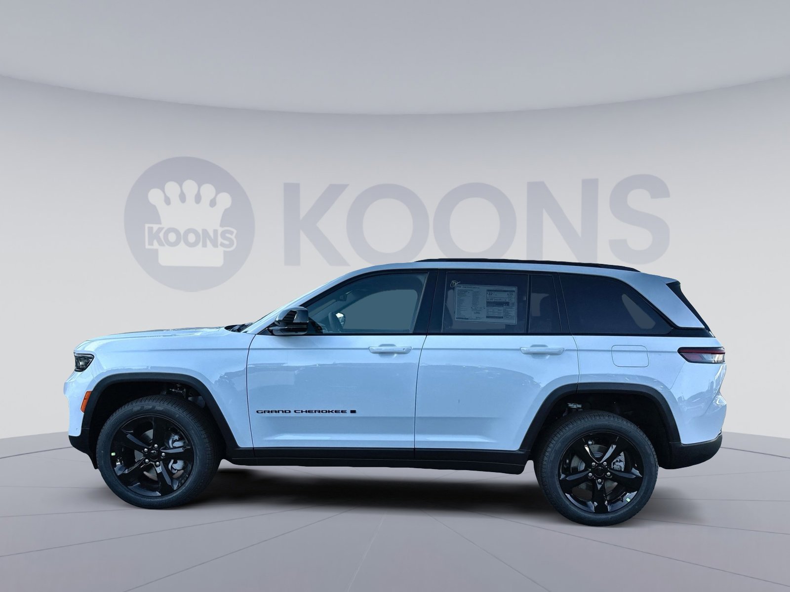 New 2025 Jeep Grand Cherokee Limited w/ Luxury Tech Group II image 2