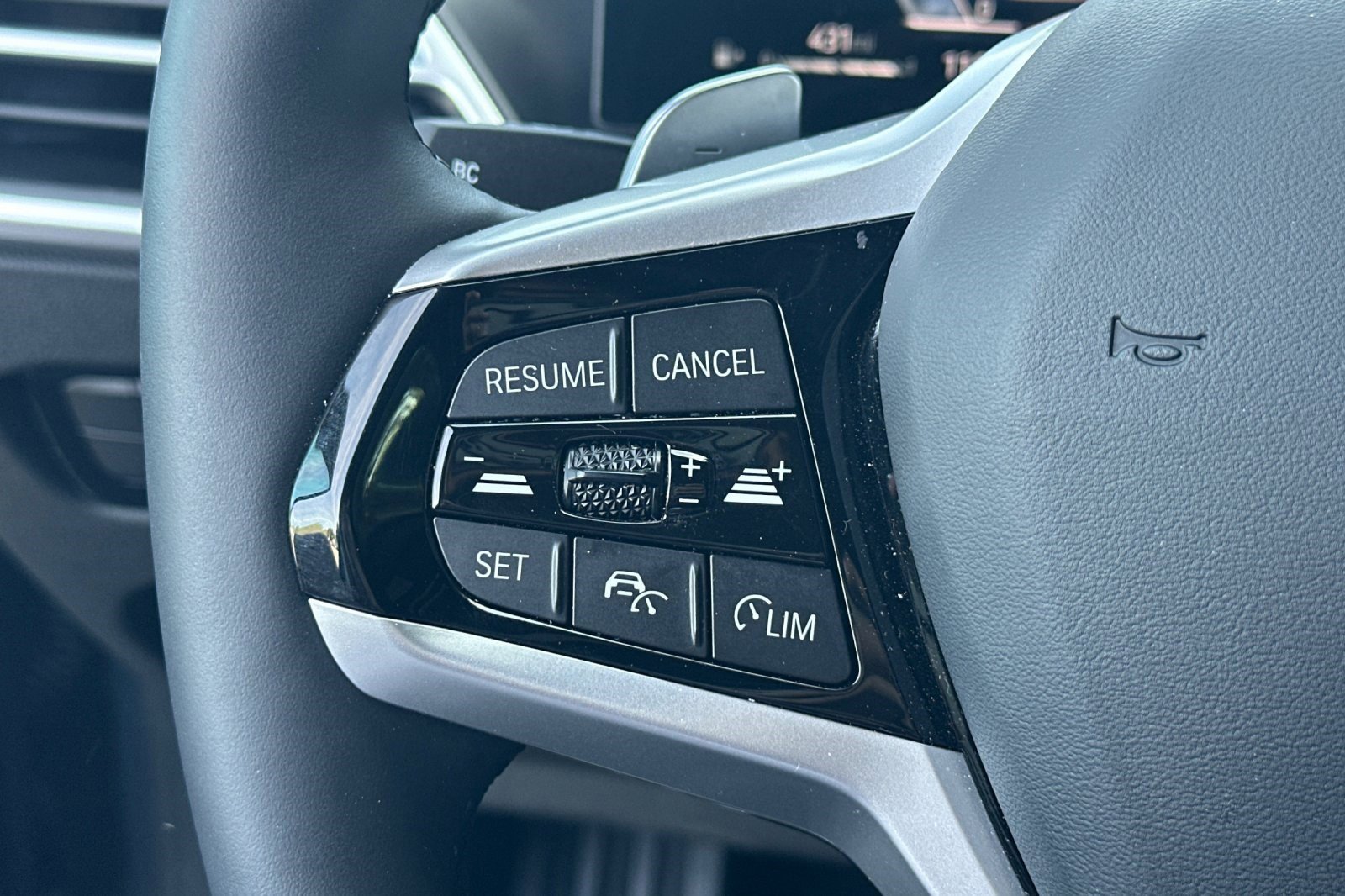 Used 2025 BMW 330i Sedan w/ Convenience Package image 30