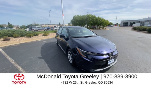 Used 2025 Toyota Corolla LE FWD image 2