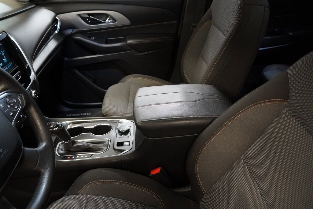 Used 2018 Chevrolet Traverse LS FWD image 9