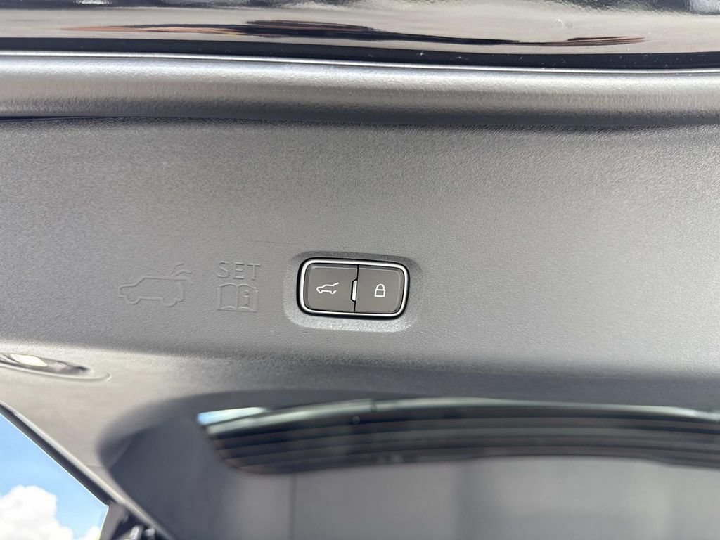 New 2026 Lincoln Navigator L Reserve AWD/4WD image 13