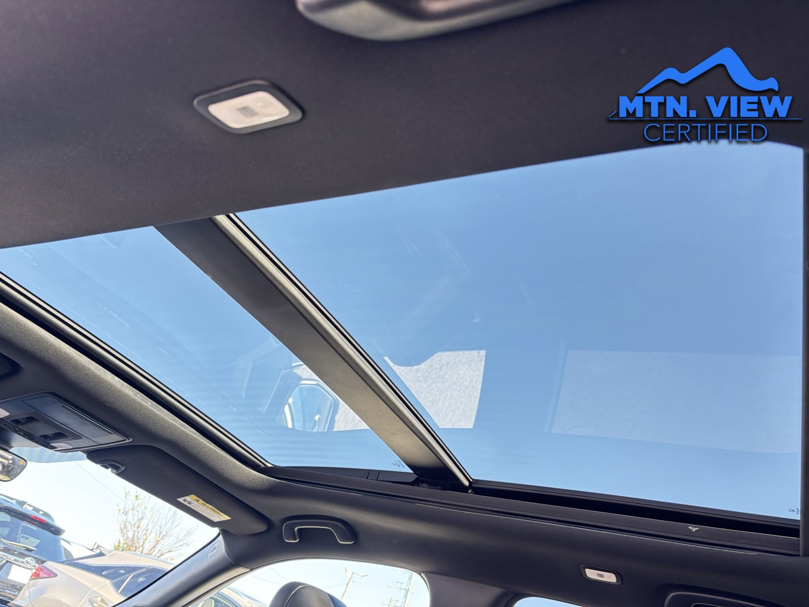 Used 2025 Honda Pilot TrailSport image 7