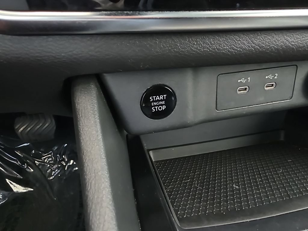 Used 2024 Nissan Rogue S FWD image 17