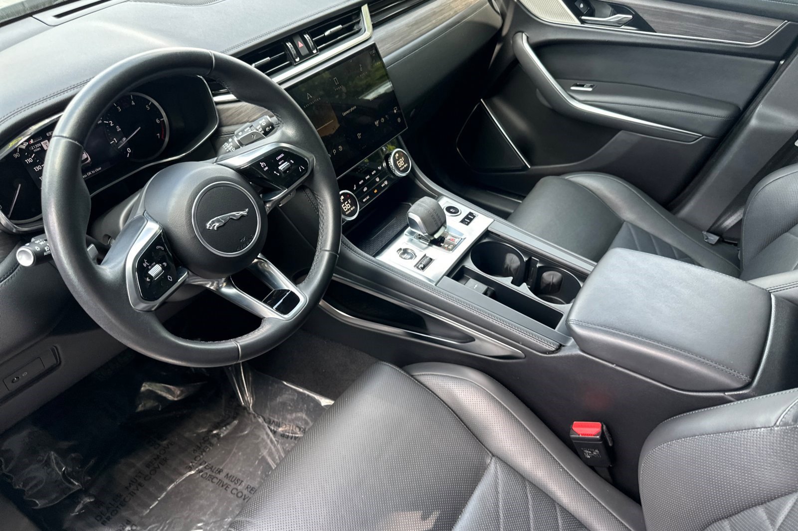 Used 2023 Jaguar F-PACE S image 5