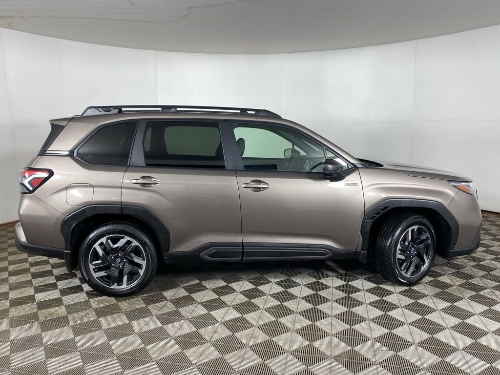 Certified 2025 Subaru Forester Limited image 5