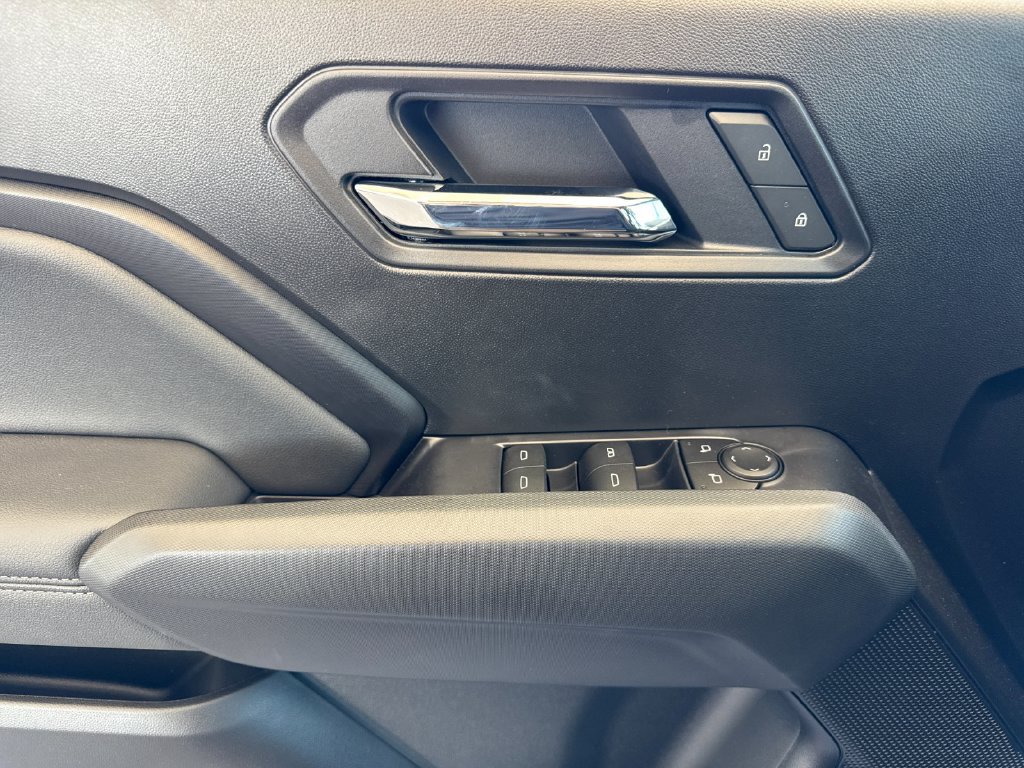 New 2026 GMC Canyon Elevation w/ LPO, Black Badging Package RWD image 10