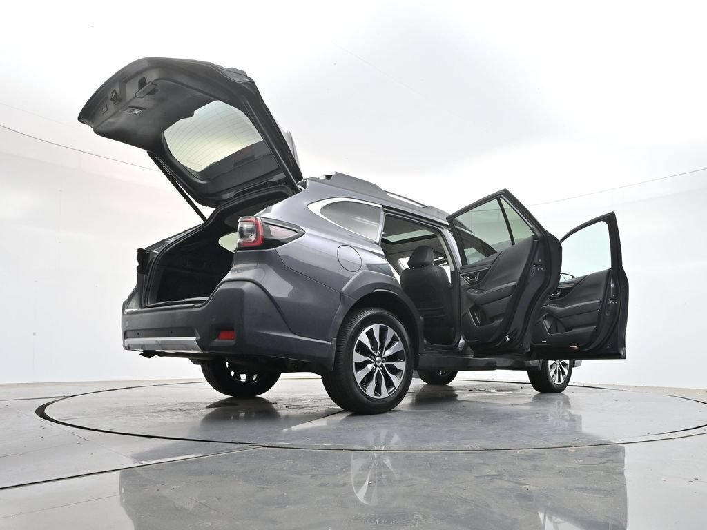 Used 2023 Subaru Outback Touring AWD/4WD image 47