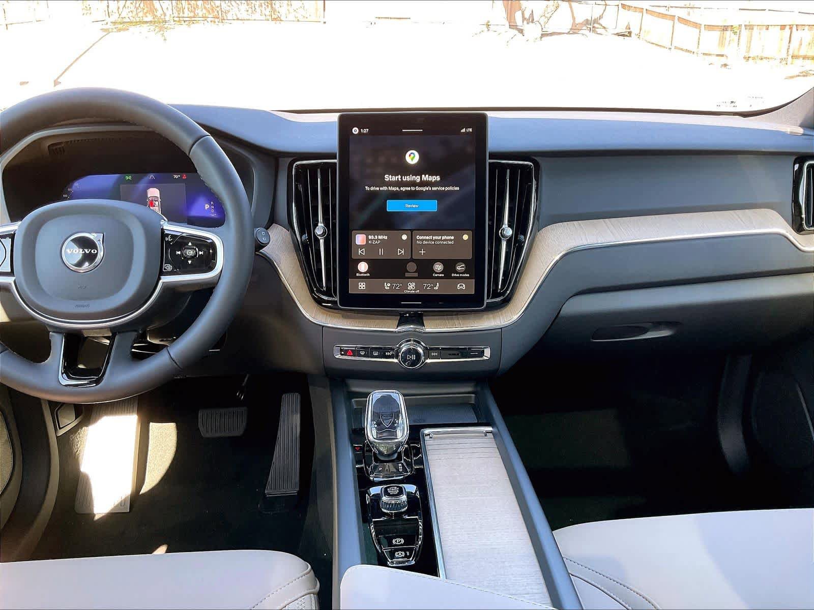 New 2026 Volvo XC60 B5 Plus w/ Climate Package image 9