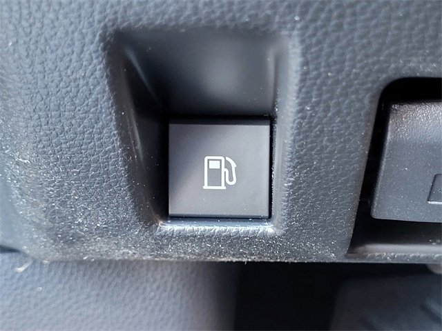 Used 2025 Toyota RAV4 XLE image 17