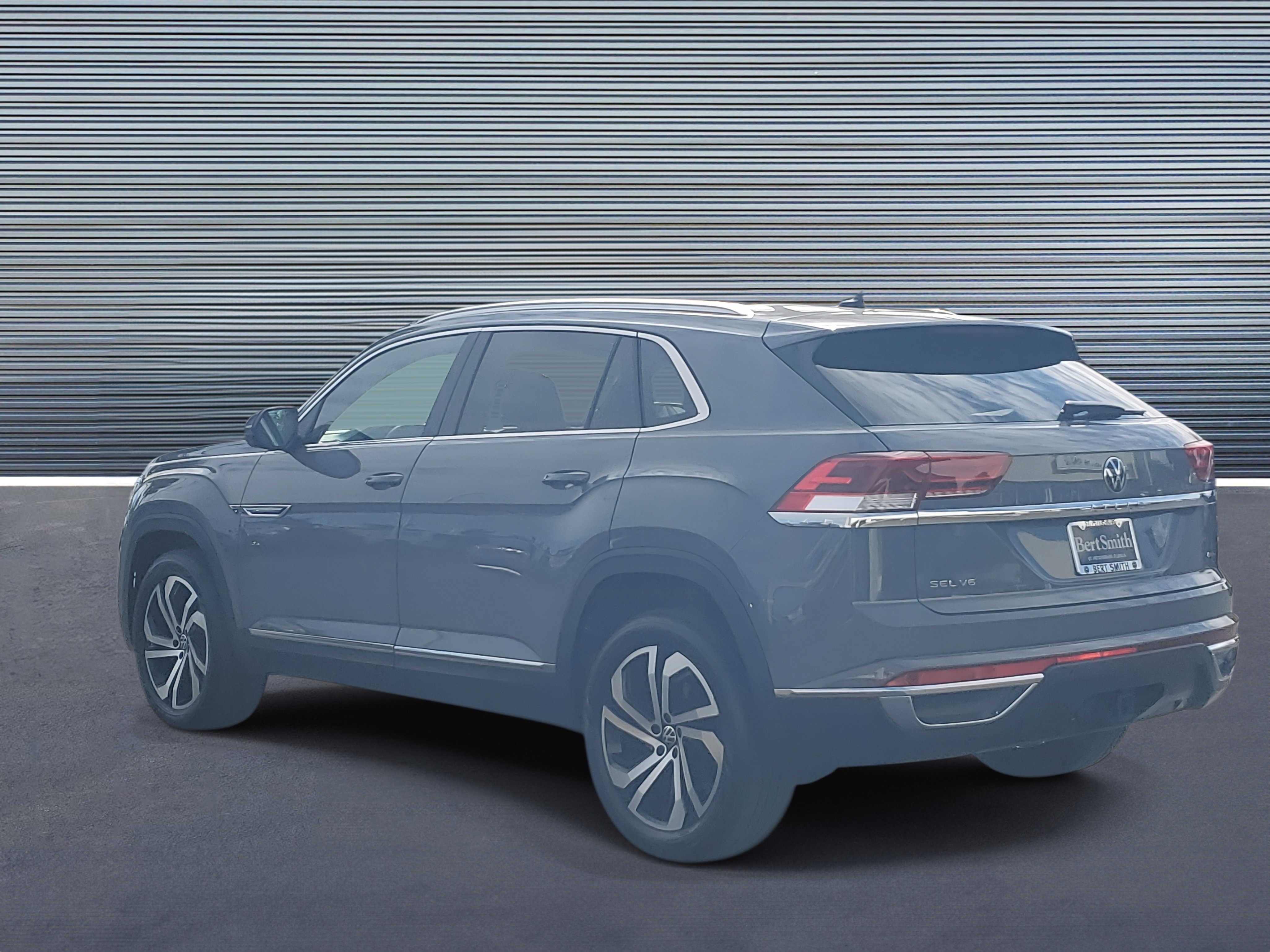 Used 2023 Volkswagen Atlas Cross Sport SEL image 4