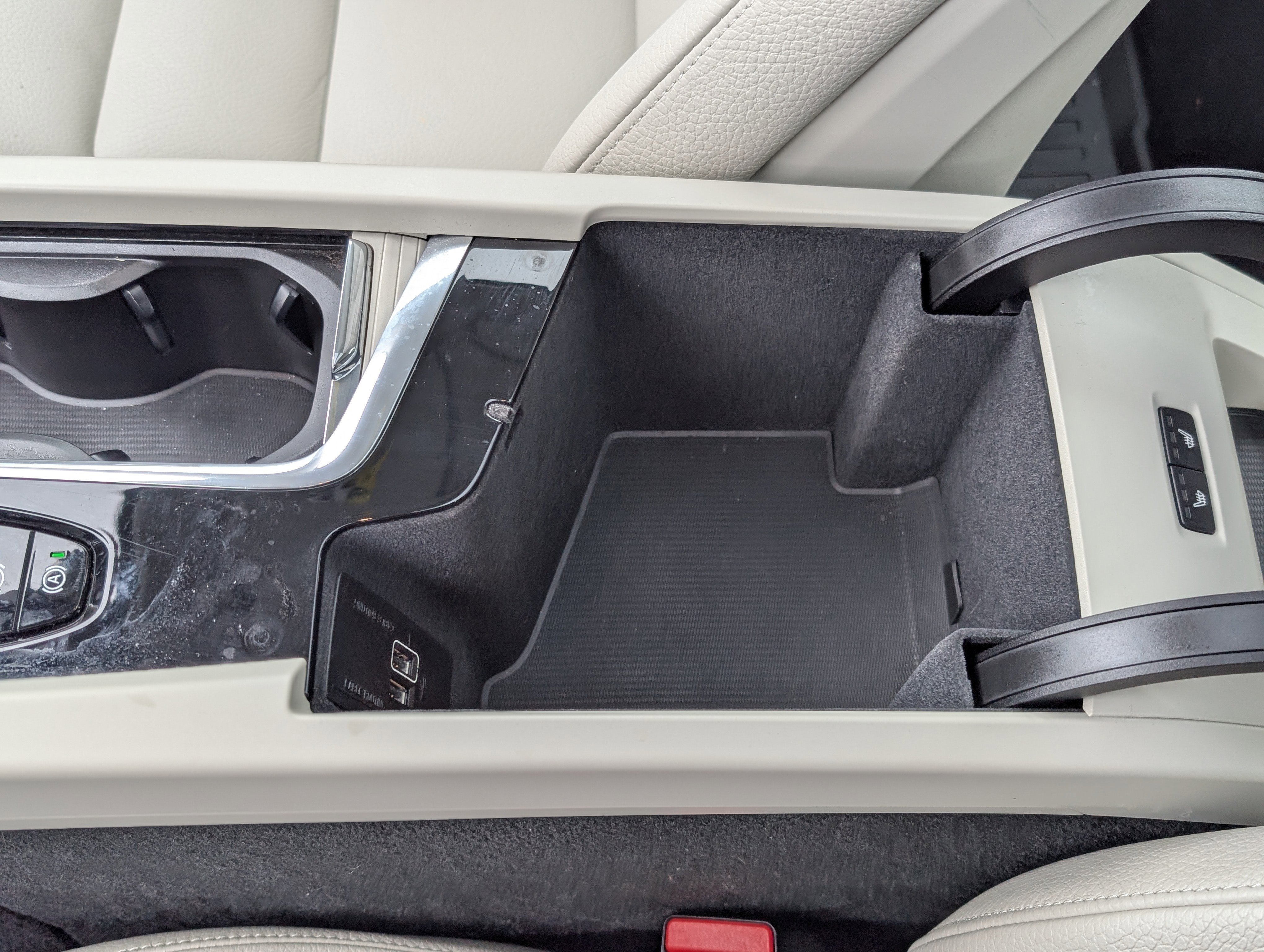 Used 2020 Volvo S60 T6 Momentum image 29