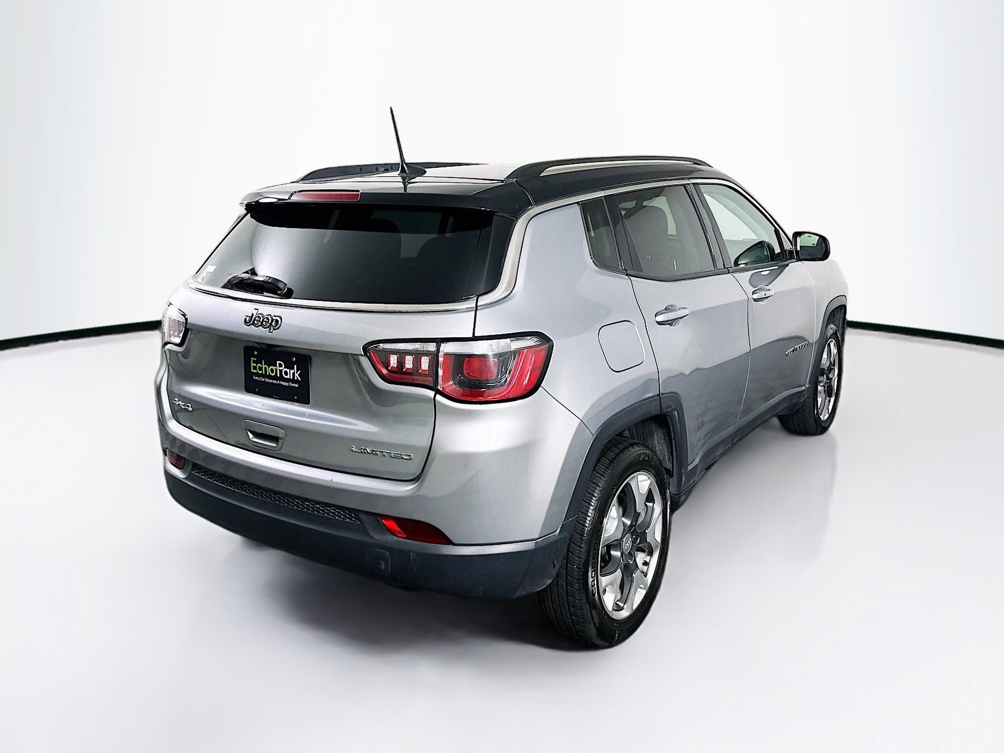 Used 2018 Jeep Compass Limited w/ Navigation Group AWD/4WD image 9