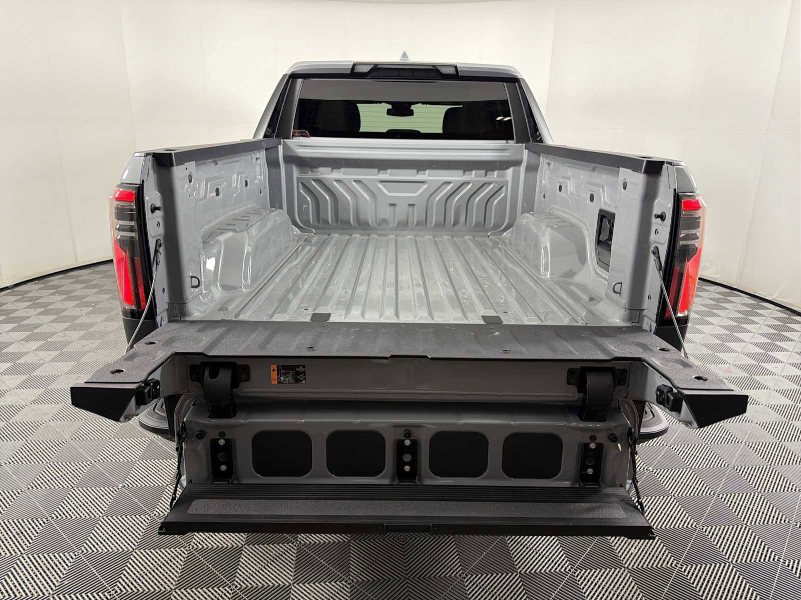 Used 2026 GMC Sierra EV Elevation AWD/4WD image 16