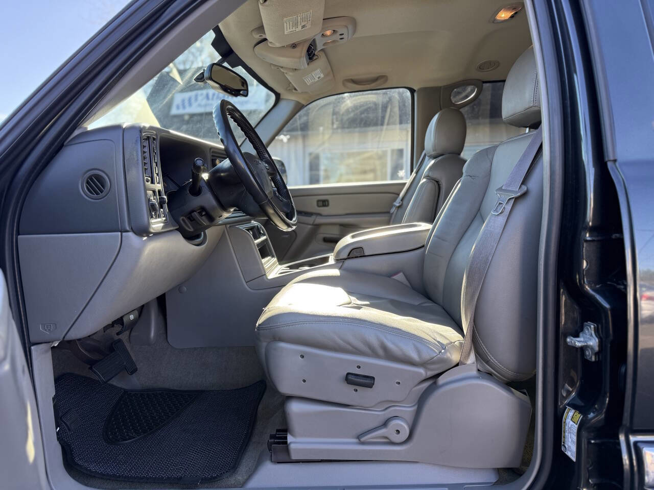 Used 2004 GMC Yukon XL SLT w/ Preferred Equipment Group image 11